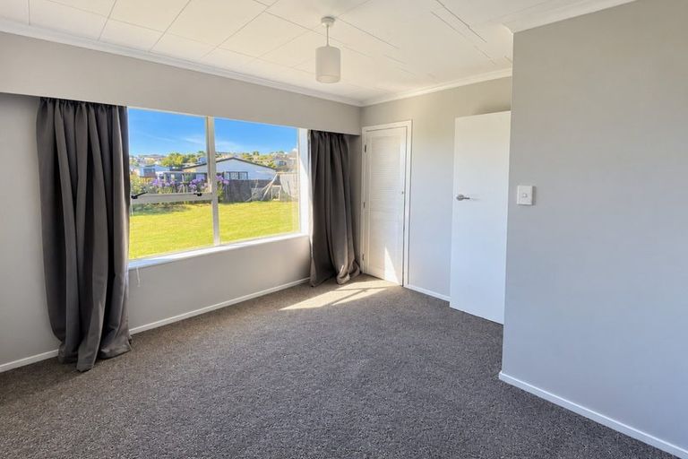 Photo of property in 12 Camellia Avenue, Bell Block, New Plymouth, 4312