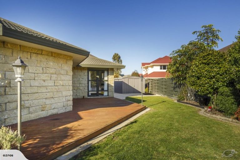 Photo of property in 10 The Oaks, Awapuni, Palmerston North, 4412