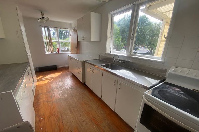 Photo of property in 2 President Avenue, Papakura, 2110