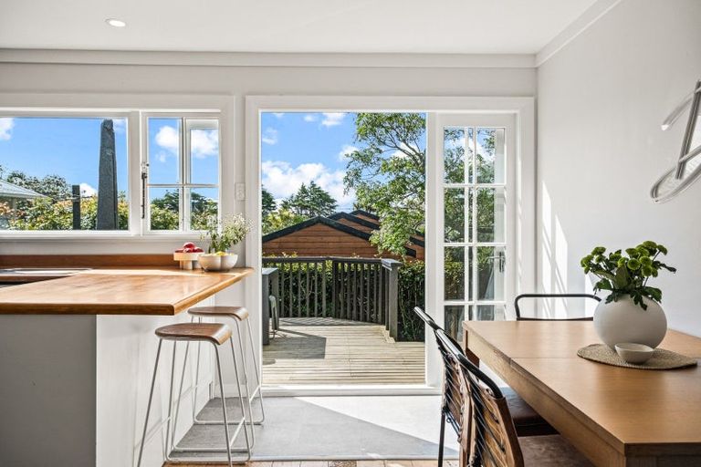 Photo of property in 35 Formby Avenue, Point Chevalier, Auckland, 1022