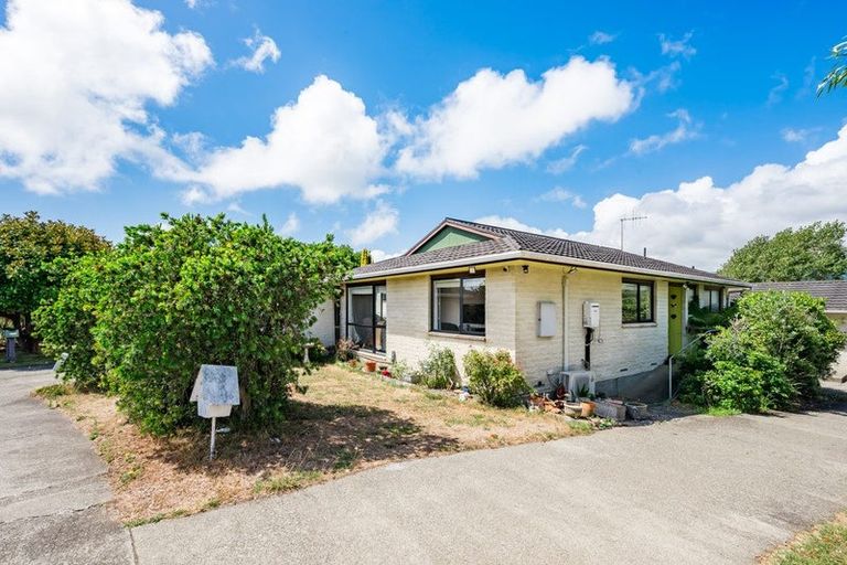 Photo of property in 10a Pohutukawa Crescent, Raumati Beach, Paraparaumu, 5032