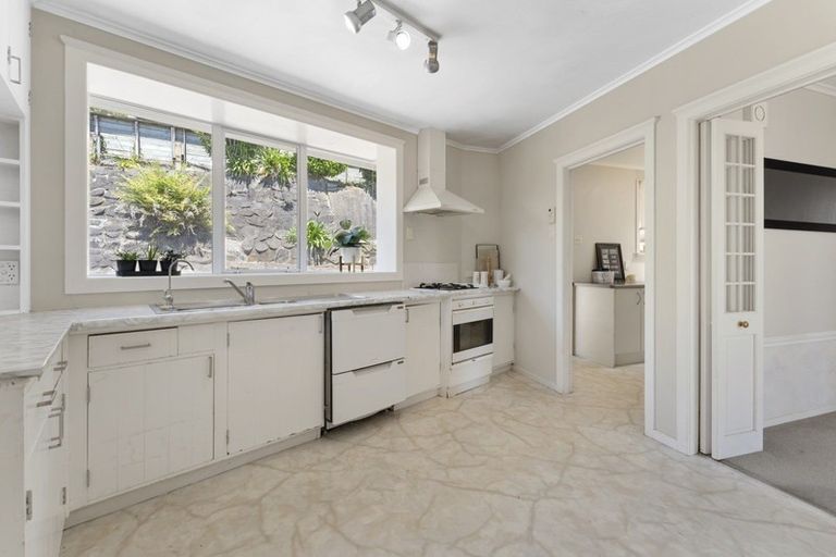 Photo of property in 335f Devon Street West, New Plymouth, 4310