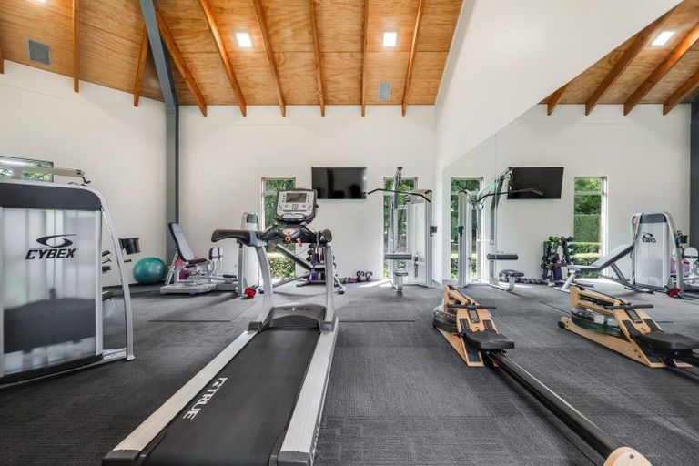 Photo of property in 42 Porterfield Road, Whitford, Howick, 2571