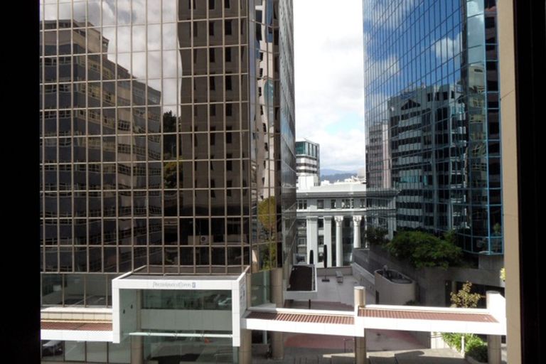 Photo of property in Terrace Garden Apartments, 2e/120 The Terrace, Wellington Central, Wellington, 6011