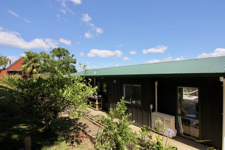 Photo of property in 6 Pohutukawa Grove, Whitianga, 3510