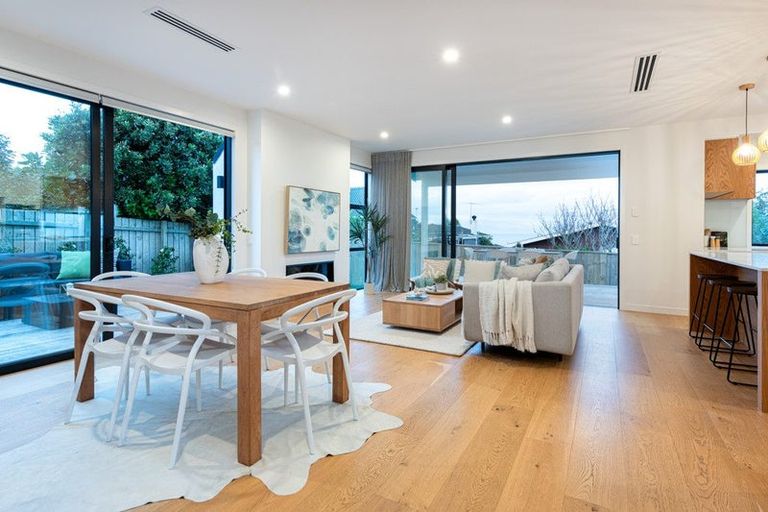 Photo of property in 12b Newburn Road, Waiake, Auckland, 0630