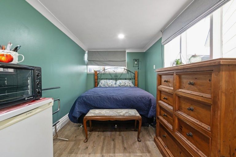 Photo of property in 4 Cross Street, Papakura, 2110
