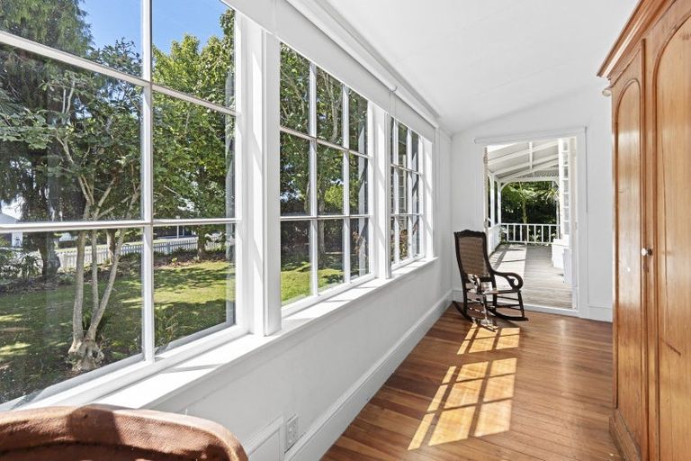 Photo of property in 90 Pendarves Street, New Plymouth, 4310