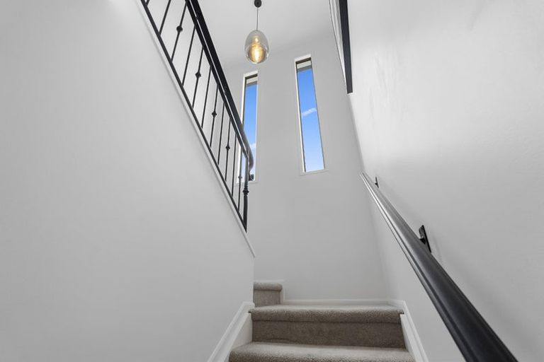 Photo of property in 123 Grovenor Drive, Orewa, 0931