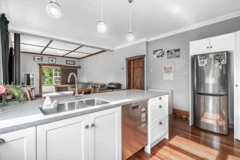 Photo of property in 1 Bourke Street, Windsor, Invercargill, 9810