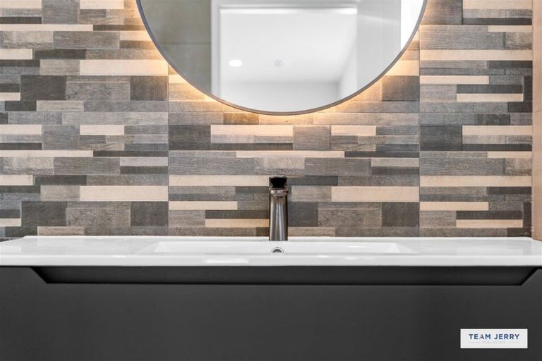 Photo of property in 339a Bucklands Beach Road, Bucklands Beach, Auckland, 2012