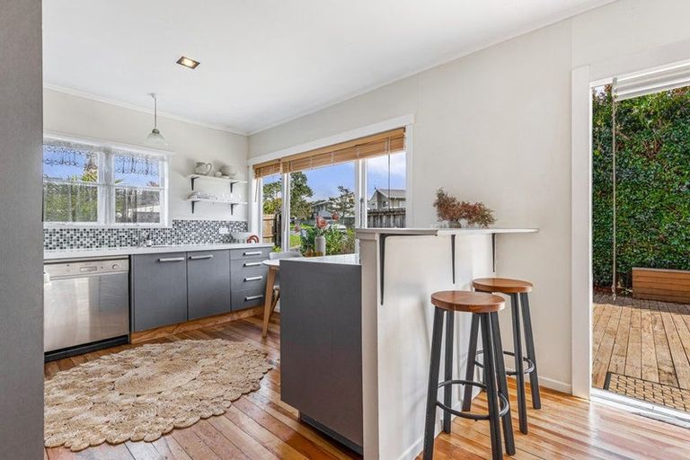 Photo of property in 13a Kinvig Place, Ranui, Auckland, 0612