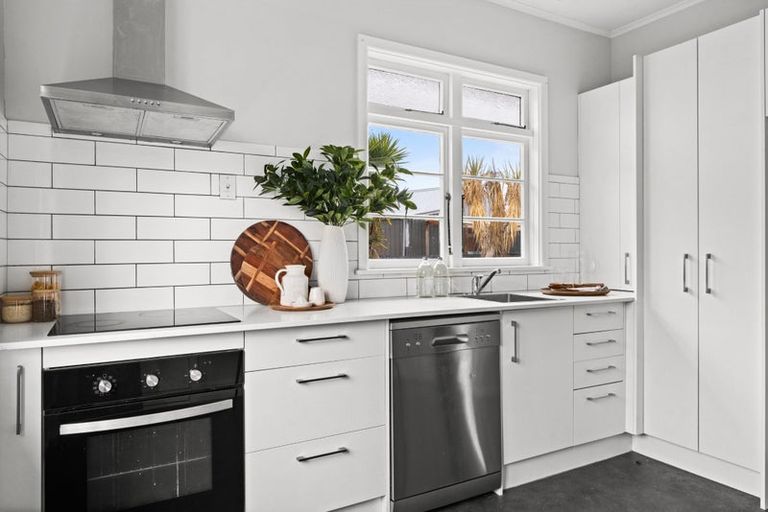 Photo of property in 1006 Saint Aubyn Street East, Parkvale, Hastings, 4122