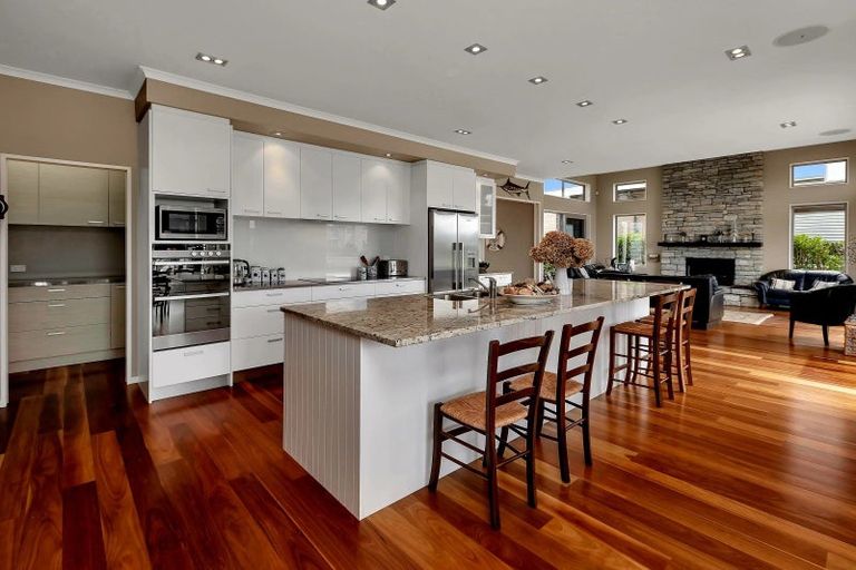 Photo of property in 5 Lanyard Place, One Tree Point, 0118