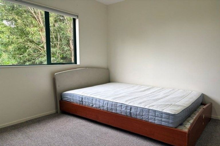 Photo of property in 765 East Coast Road, Northcross, Auckland, 0630