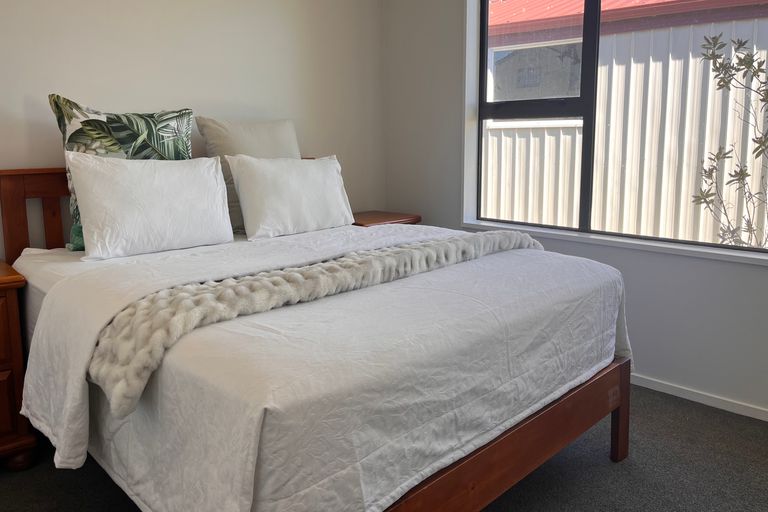 Photo of property in 1/3 Thornhill Place, Sockburn, Christchurch, 8042