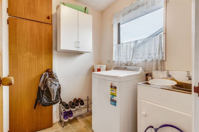 Photo of property in 70 Sarabande Avenue, Redwood, Christchurch, 8051