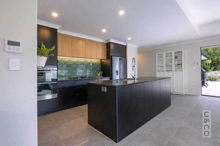 Photo of property in 28 Leebank Crescent, Riverhead, 0820