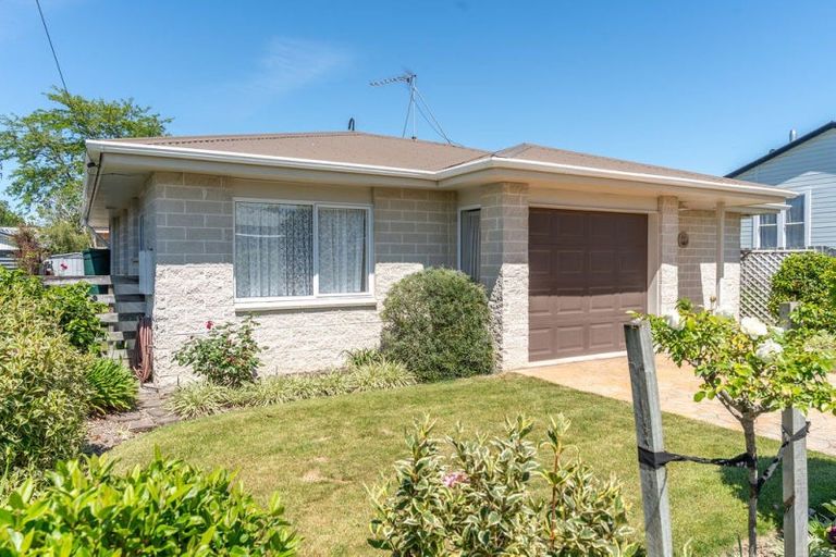 Photo of property in 4 Seddon Street, Carterton, 5713