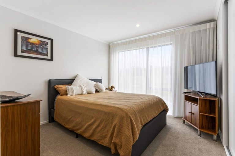 Photo of property in 153 Glenvar Ridge Road, Long Bay, Auckland, 0630