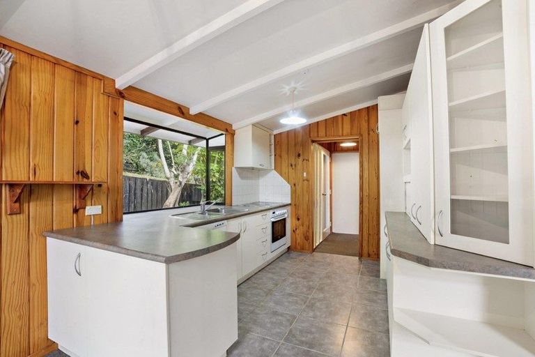 Photo of property in 69 Peach Road, Glenfield, Auckland, 0629