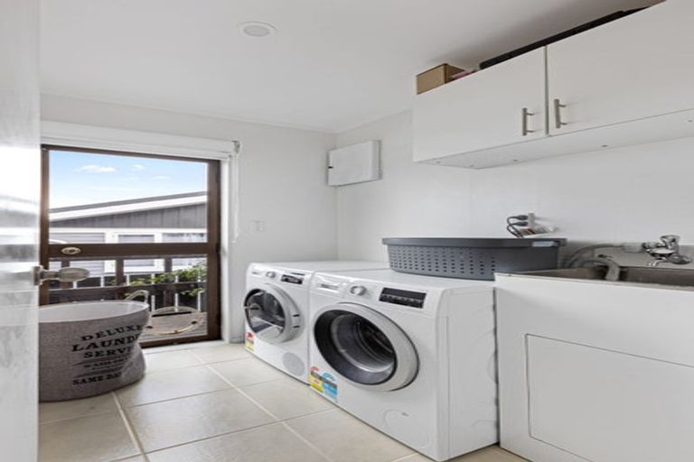 Photo of property in 1/13 Matipo Road, Te Atatu Peninsula, Auckland, 0610