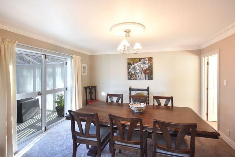 Photo of property in 8 Cornwall Street, Vauxhall, Dunedin, 9013