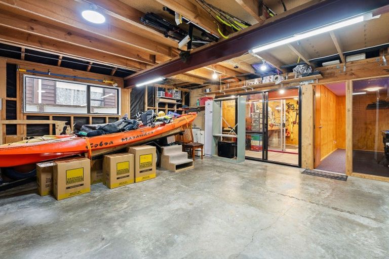 Photo of property in 16 Ordley Grove, Tawa, Wellington, 5028