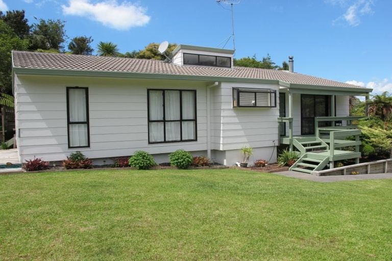 Photo of property in 51 Topliss Drive, Northcross, Auckland, 0632