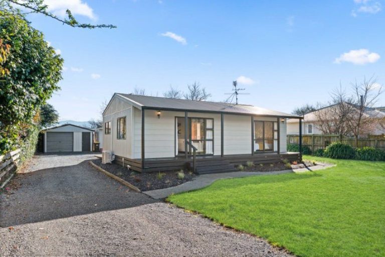 Photo of property in 424 High Street South, Carterton, 5713