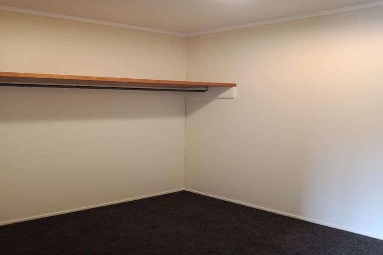 Photo of property in 1 Deller Grove, Silverstream, Upper Hutt, 5019