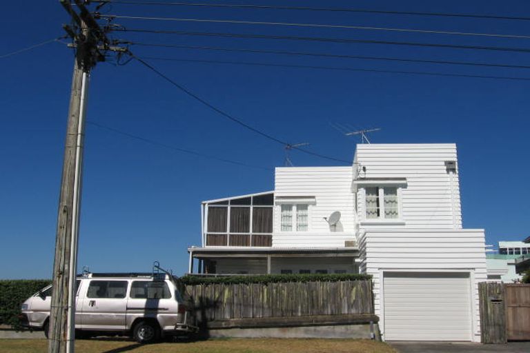 Photo of property in 39 Ocean View Road, Milford, Auckland, 0620