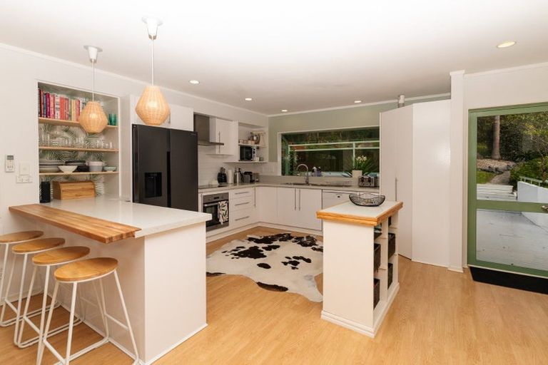 Photo of property in 12 Shannon Place, Torbay, Auckland, 0630