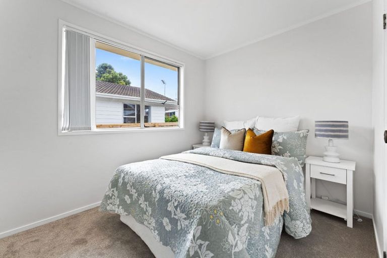 Photo of property in 2/48 Archmillen Avenue, Pakuranga Heights, Auckland, 2010