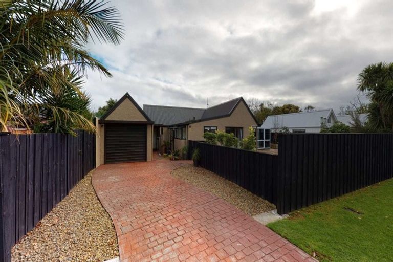 Photo of property in 126 The Circle, Manly, Whangaparaoa, 0930