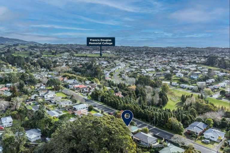 Photo of property in 203 Frankley Road, Frankleigh Park, New Plymouth, 4310