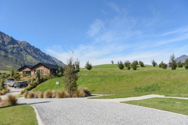 Photo of property in 29 Pendeen Crescent, Jacks Point, Queenstown, 9371
