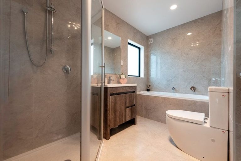 Photo of property in 718b Massey Road, Mangere, Auckland, 2022