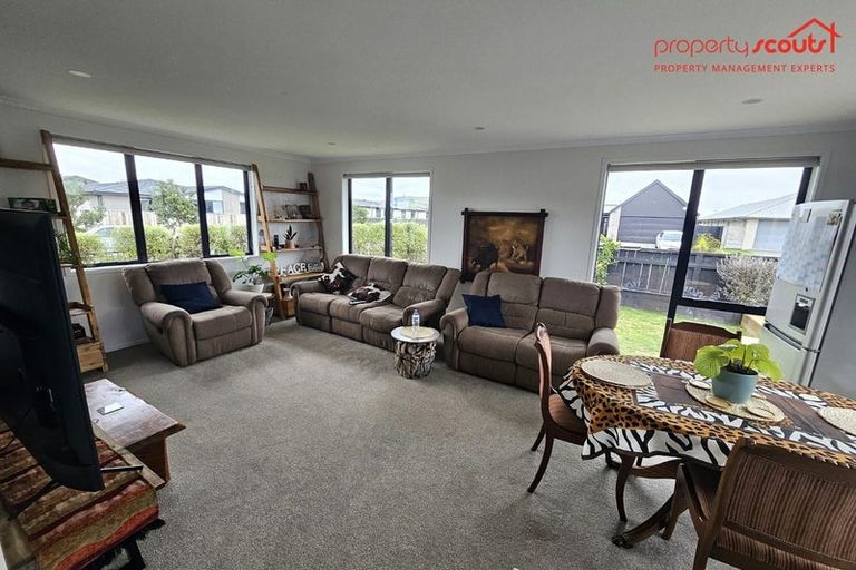 Photo of property in 2 Tiria Drive, Papamoa Beach, Papamoa, 3118