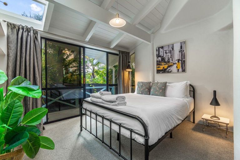 Photo of property in 105 Aeroview Drive, Beach Haven, Auckland, 0626