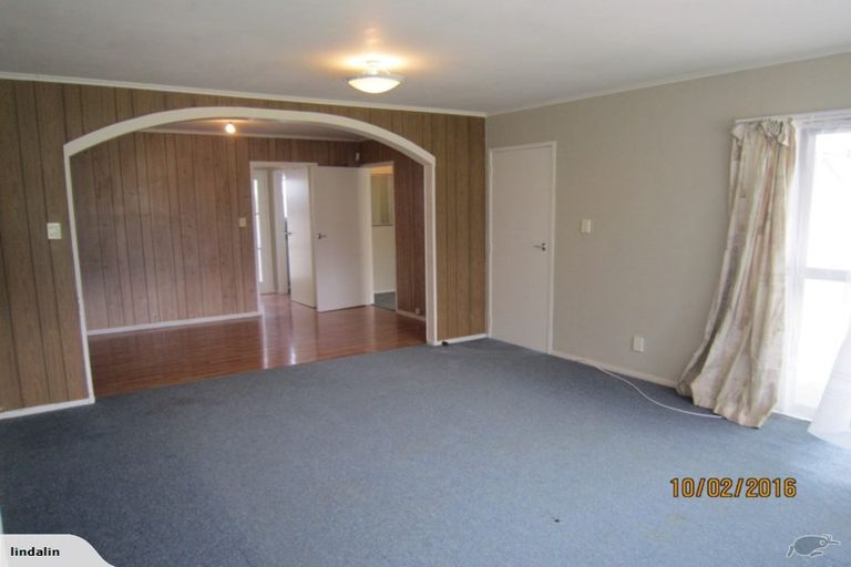 Photo of property in 42 Redwood Drive, Massey, Auckland, 0614