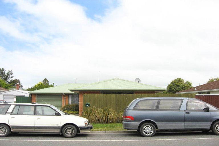 Photo of property in 1 Queen Street, Rangiora, 7400