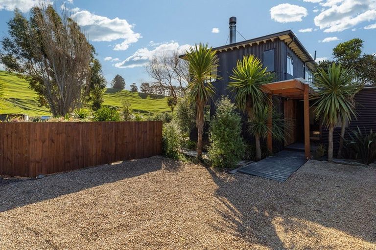 Photo of property in 863 Gebbies Pass Road, Teddington, Lyttelton, 8971