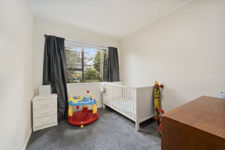 Photo of property in 2/70 Pomaria Road, Henderson, Auckland, 0610