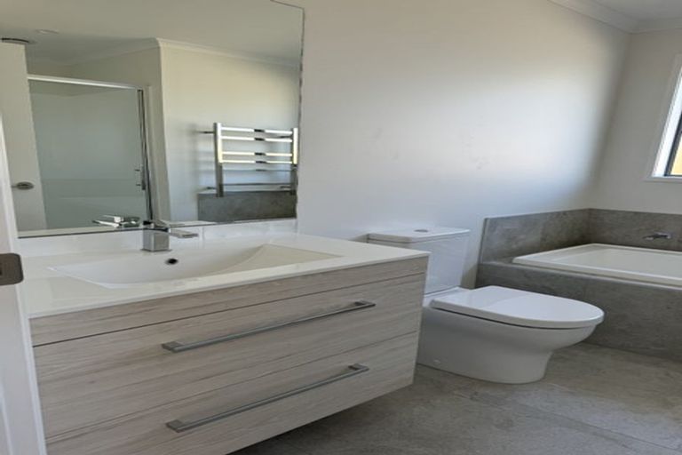 Photo of property in 165 Kupe Drive, Whitianga, 3510