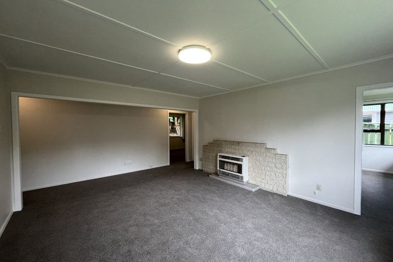 Photo of property in 83 Awanui Street, Merrilands, New Plymouth, 4312