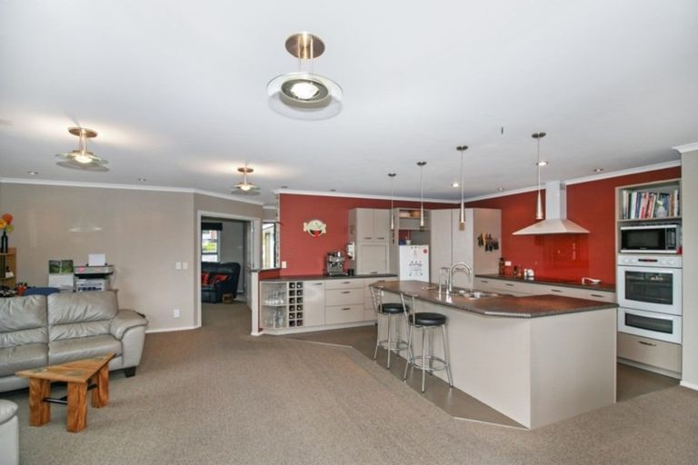 Photo of property in 53 Karamea Street, Whalers Gate, New Plymouth, 4310