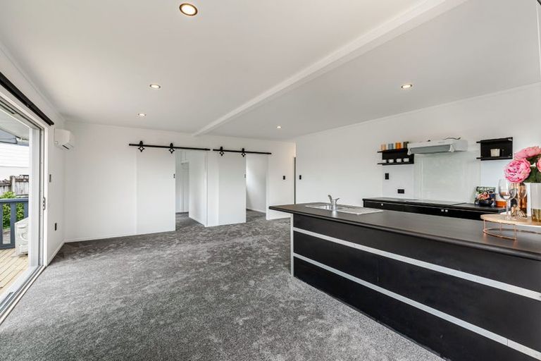 Photo of property in 52 Bay Street, Red Beach, 0932