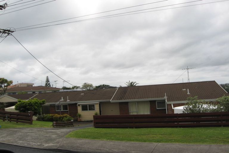 Photo of property in 1/15 Stanmore Bay Road, Stanmore Bay, Whangaparaoa, 0932