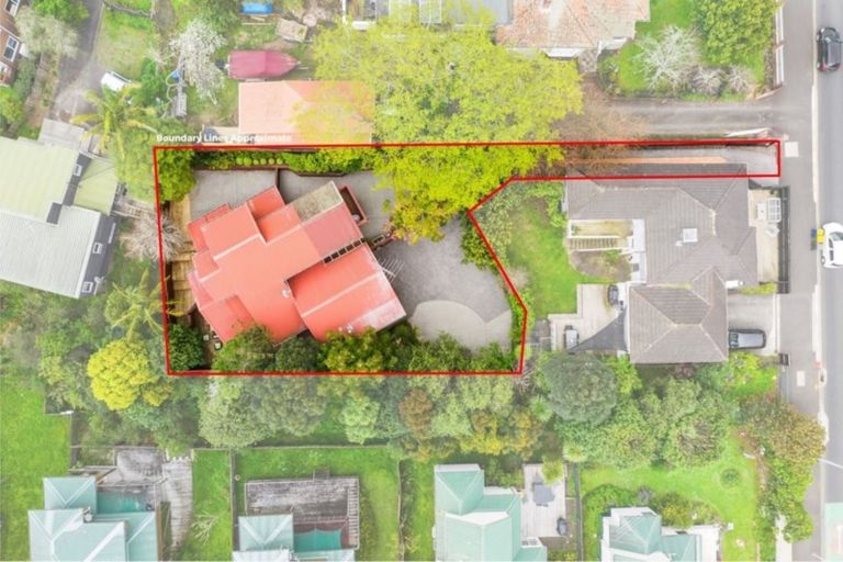 Photo of property in 2/154 Onewa Road, Northcote, Auckland, 0627